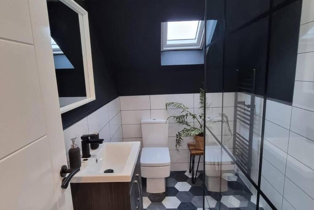 Super Stylish Apartment In Urmston Flat 3 المظهر الخارجي الصورة